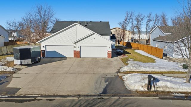 1022 4th Avenue W, West Fargo, ND 58078