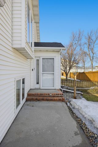 1022 4th Avenue W, West Fargo, ND 58078