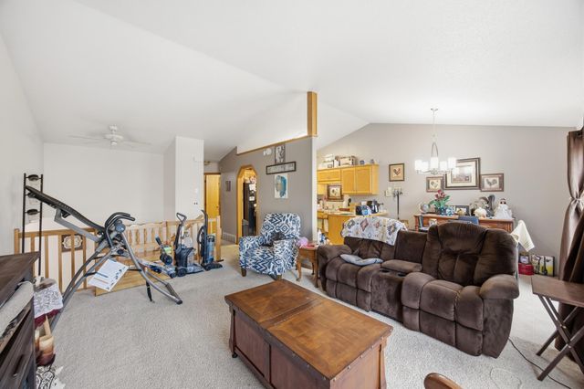 1022 4th Avenue W, West Fargo, ND 58078