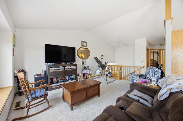 1022 4th Avenue W, West Fargo, ND 58078