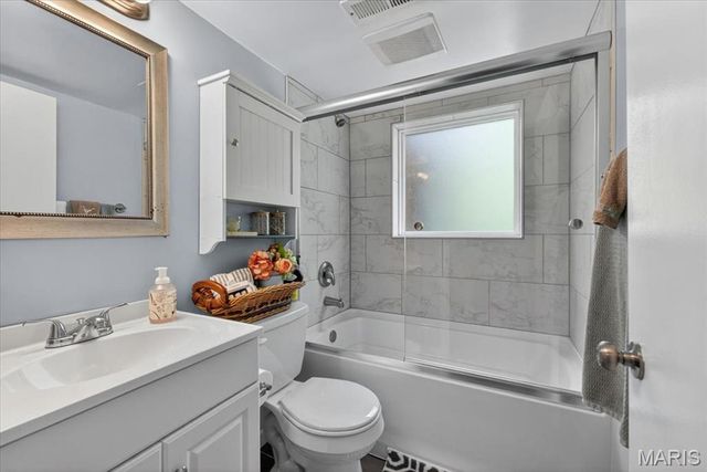 5 Golden Oak Court, Twin Oaks, MO 63088