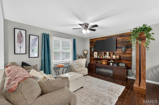 5 Golden Oak Court, Twin Oaks, MO 63088