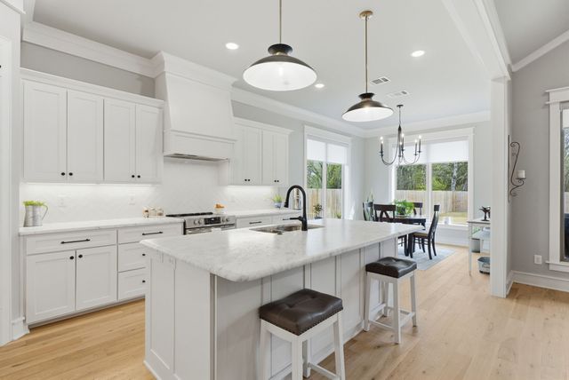 416 Deer Point Cove, Chandler, TX 75758