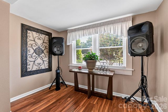 448 1st Street SW, Hickory, NC 28602
