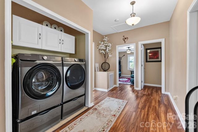 448 1st Street SW, Hickory, NC 28602