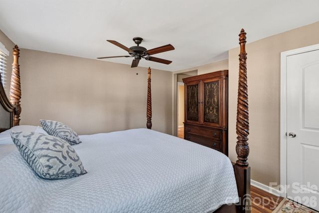 448 1st Street SW, Hickory, NC 28602