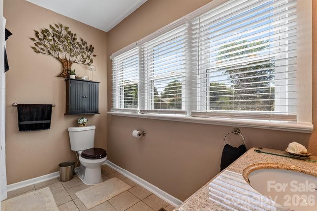 448 1st Street SW, Hickory, NC 28602