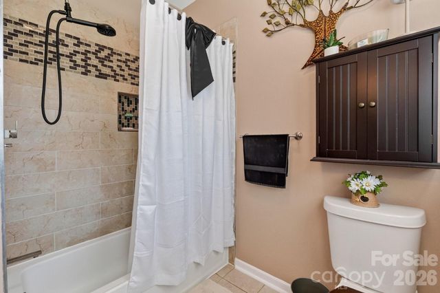 448 1st Street SW, Hickory, NC 28602