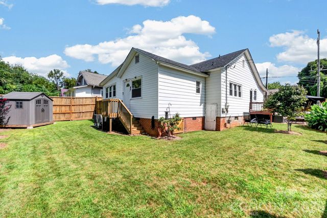 448 1st Street SW, Hickory, NC 28602
