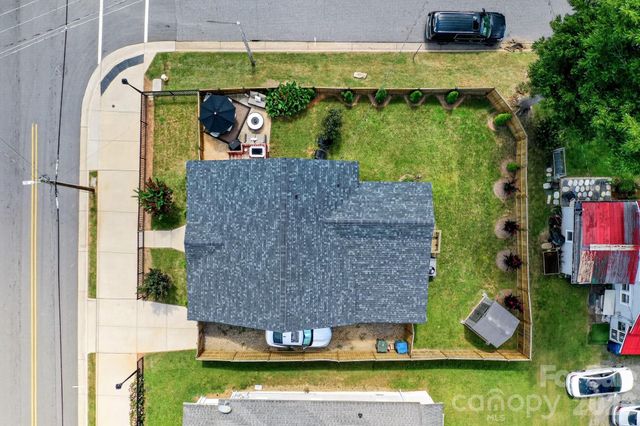 448 1st Street SW, Hickory, NC 28602