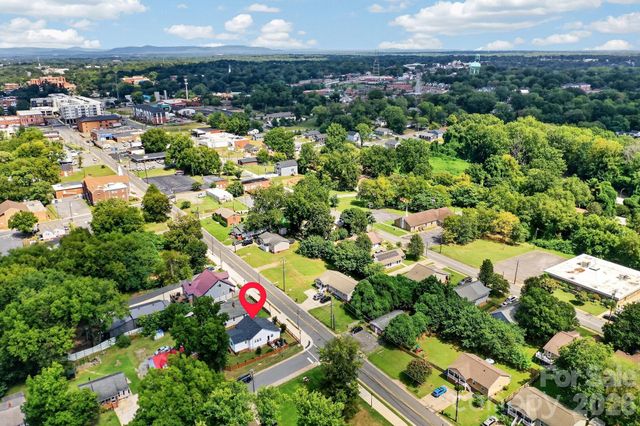 448 1st Street SW, Hickory, NC 28602