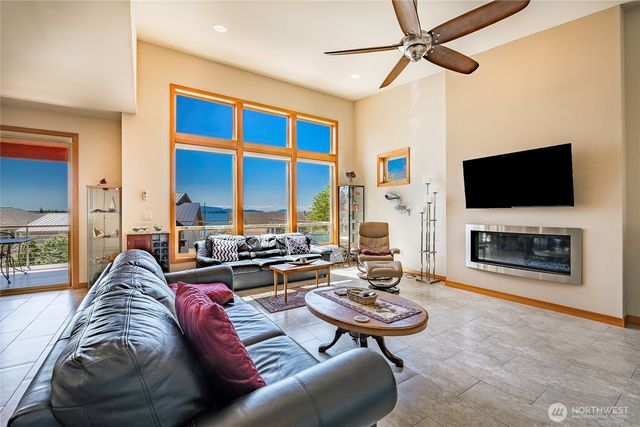 8285 Sunset Street, Blaine, WA 98230