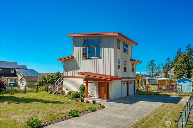 8285 Sunset Street, Blaine, WA 98230