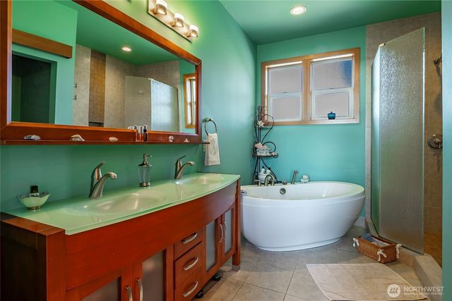8285 Sunset Street, Blaine, WA 98230