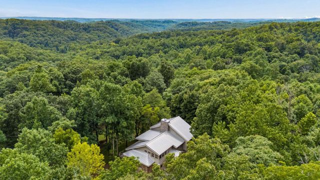7910 Charlotte Pike, Nashville, TN 37221