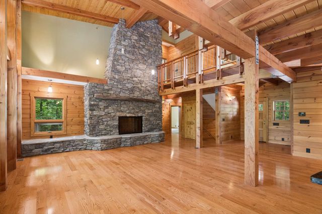 7910 Charlotte Pike, Nashville, TN 37221