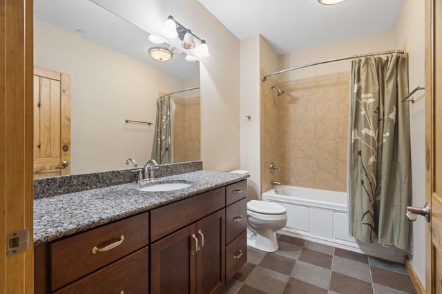 7910 Charlotte Pike, Nashville, TN 37221