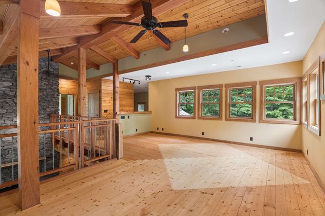7910 Charlotte Pike, Nashville, TN 37221