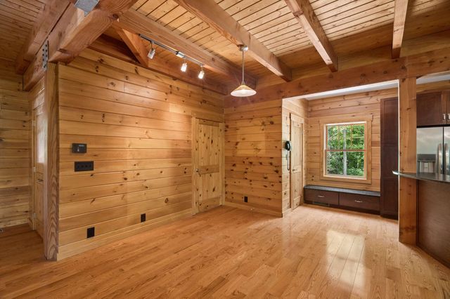7910 Charlotte Pike, Nashville, TN 37221