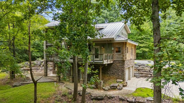 7910 Charlotte Pike, Nashville, TN 37221
