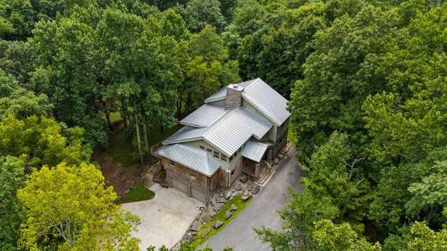 7910 Charlotte Pike, Nashville, TN 37221