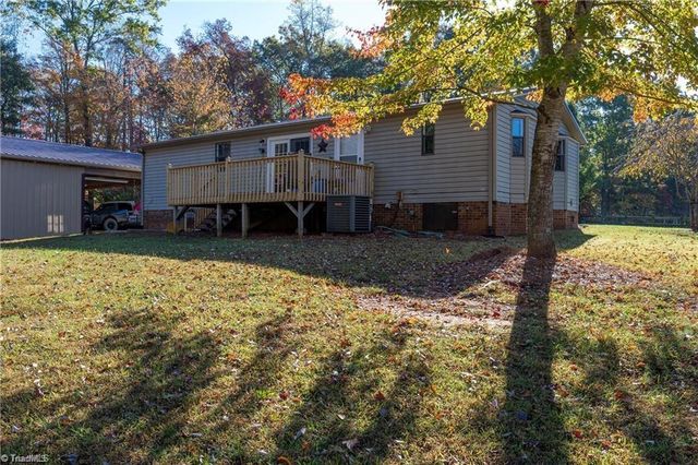 5005 Friendship Circle Road, East Bend, NC 27018