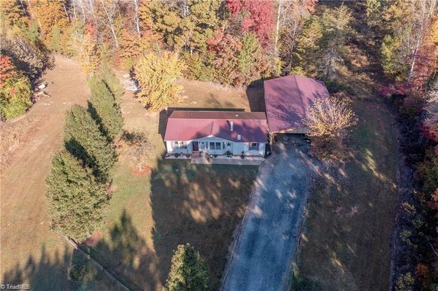 5005 Friendship Circle Road, East Bend, NC 27018