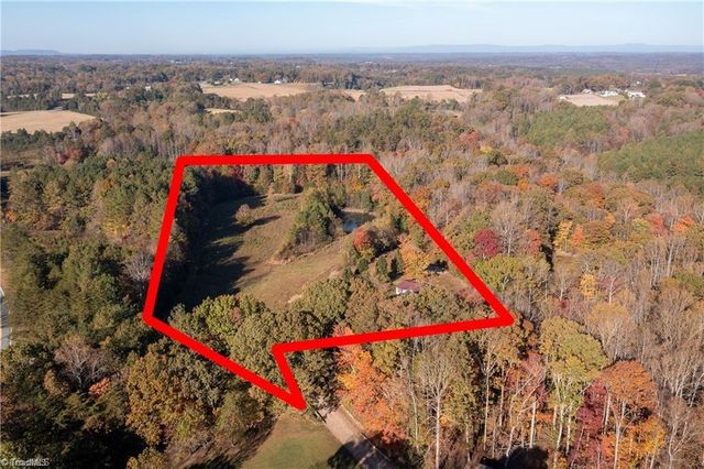 5005 Friendship Circle Road, East Bend, NC 27018