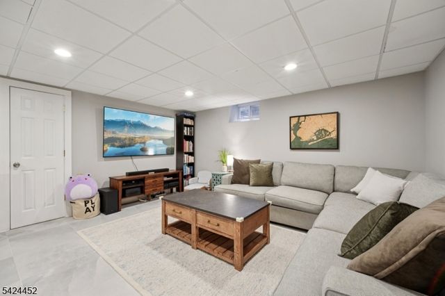 589 Highland Ave, Little Falls Twp., NJ 07043