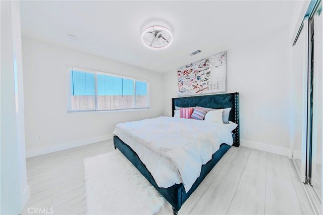 972 E LYNWOOD Drive, San Bernardino, CA 92404