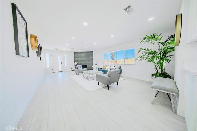972 E LYNWOOD Drive, San Bernardino, CA 92404