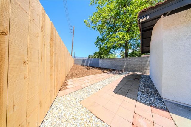 972 E LYNWOOD Drive, San Bernardino, CA 92404