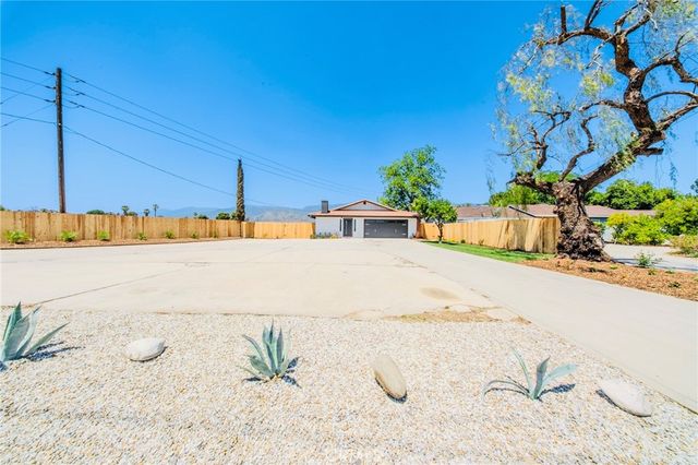 972 E LYNWOOD Drive, San Bernardino, CA 92404