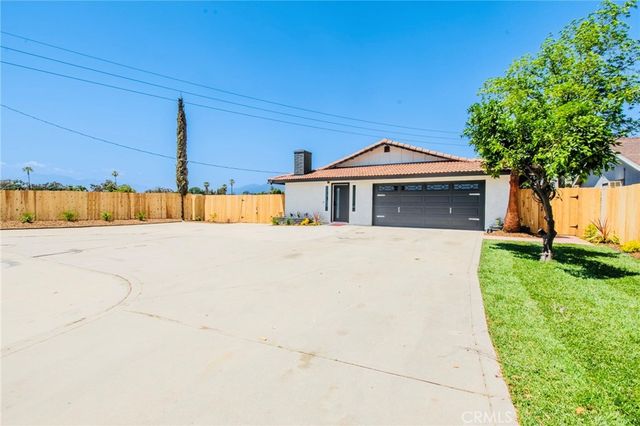 972 E LYNWOOD Drive, San Bernardino, CA 92404