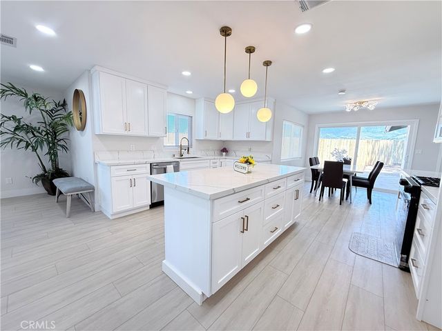 972 E LYNWOOD Drive, San Bernardino, CA 92404