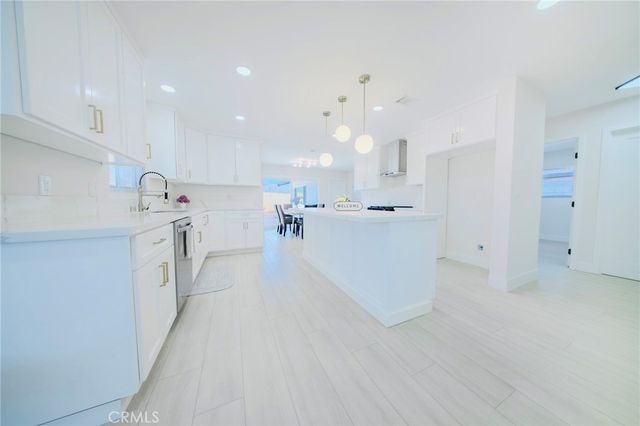 972 E LYNWOOD Drive, San Bernardino, CA 92404