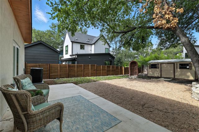 1204 Perez ST, Austin, TX 78721