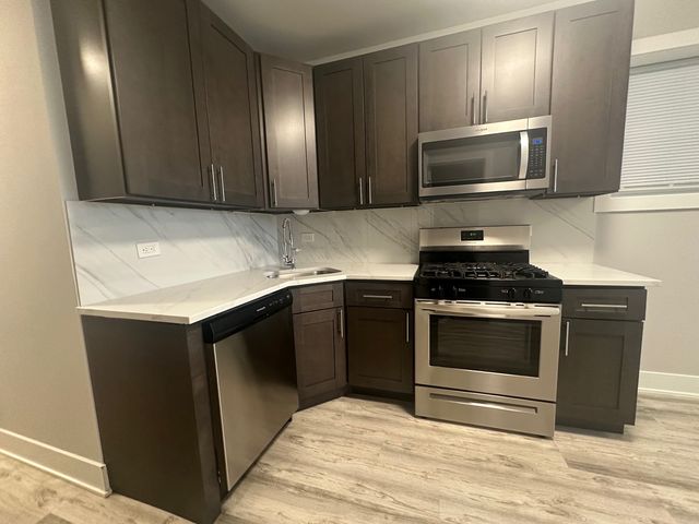 3328 W Le Moyne Street G, Chicago, IL 60651