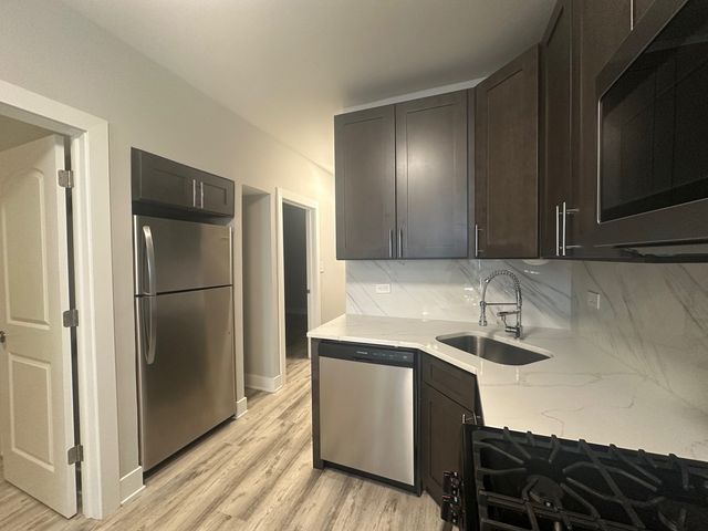 3328 W Le Moyne Street G, Chicago, IL 60651