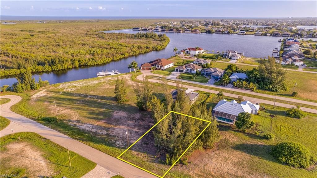 Image 10 of property listing at 4319 NW 23rd TER, Cape Coral, FL 33993