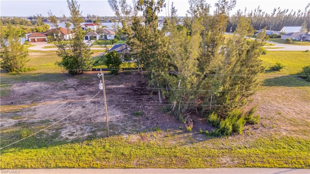 Image 12 of property listing at 4319 NW 23rd TER, Cape Coral, FL 33993