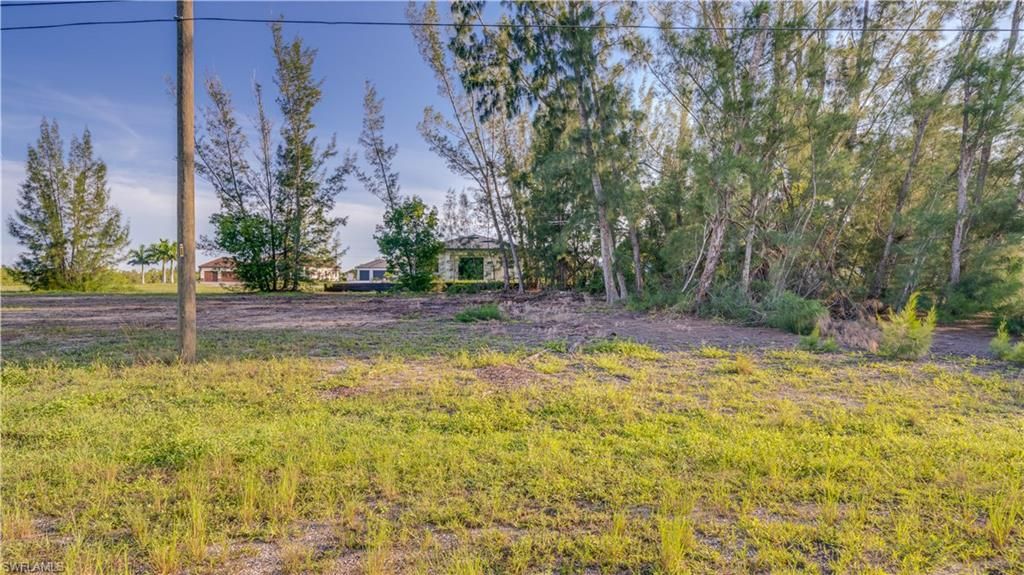 Image 4 of property listing at 4319 NW 23rd TER, Cape Coral, FL 33993