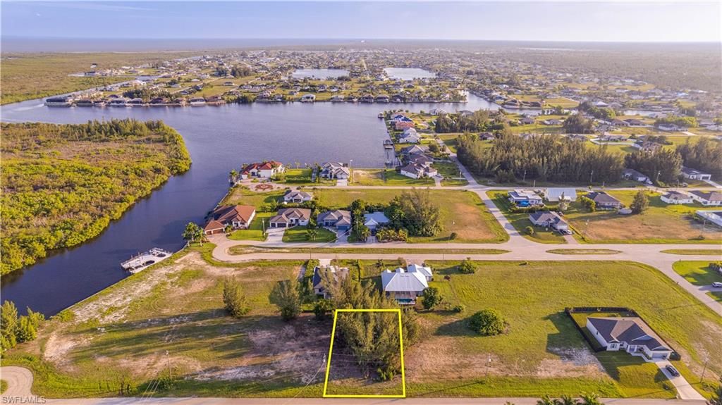 Image 7 of property listing at 4319 NW 23rd TER, Cape Coral, FL 33993