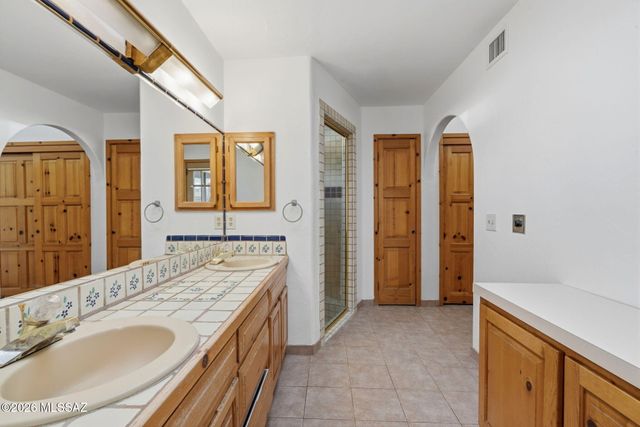 11201 E Hash Knife Circle, Tucson, AZ 85749