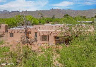 11201 E Hash Knife Circle, Tucson, AZ 85749