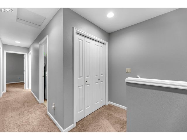 308 Ne NEWHOUSE Rd, Vancouver, WA 98663