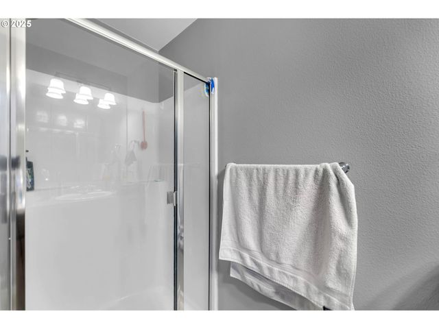 308 Ne NEWHOUSE Rd, Vancouver, WA 98663