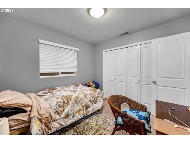 308 Ne NEWHOUSE Rd, Vancouver, WA 98663