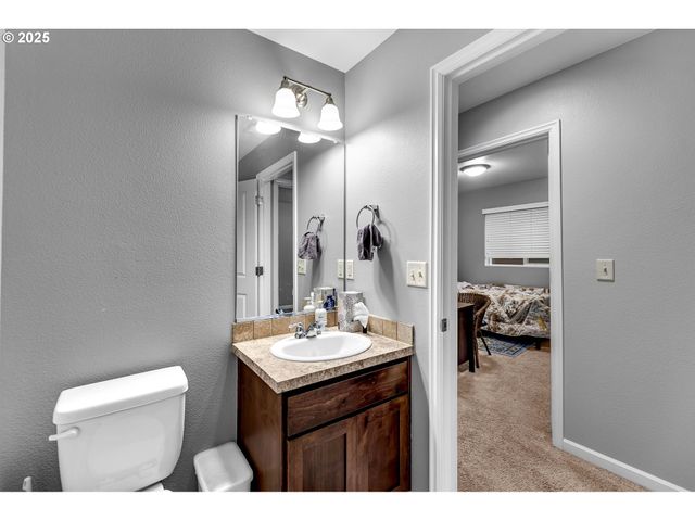 308 Ne NEWHOUSE Rd, Vancouver, WA 98663