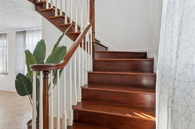 8105 ALPINE AVENUE, Tampa, FL 33619